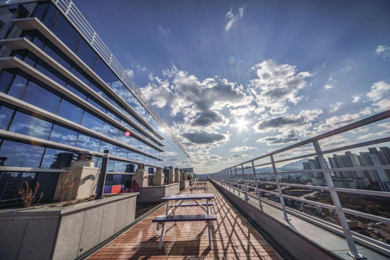 The Venezia Suite Hotel Chuncheon Exterior foto