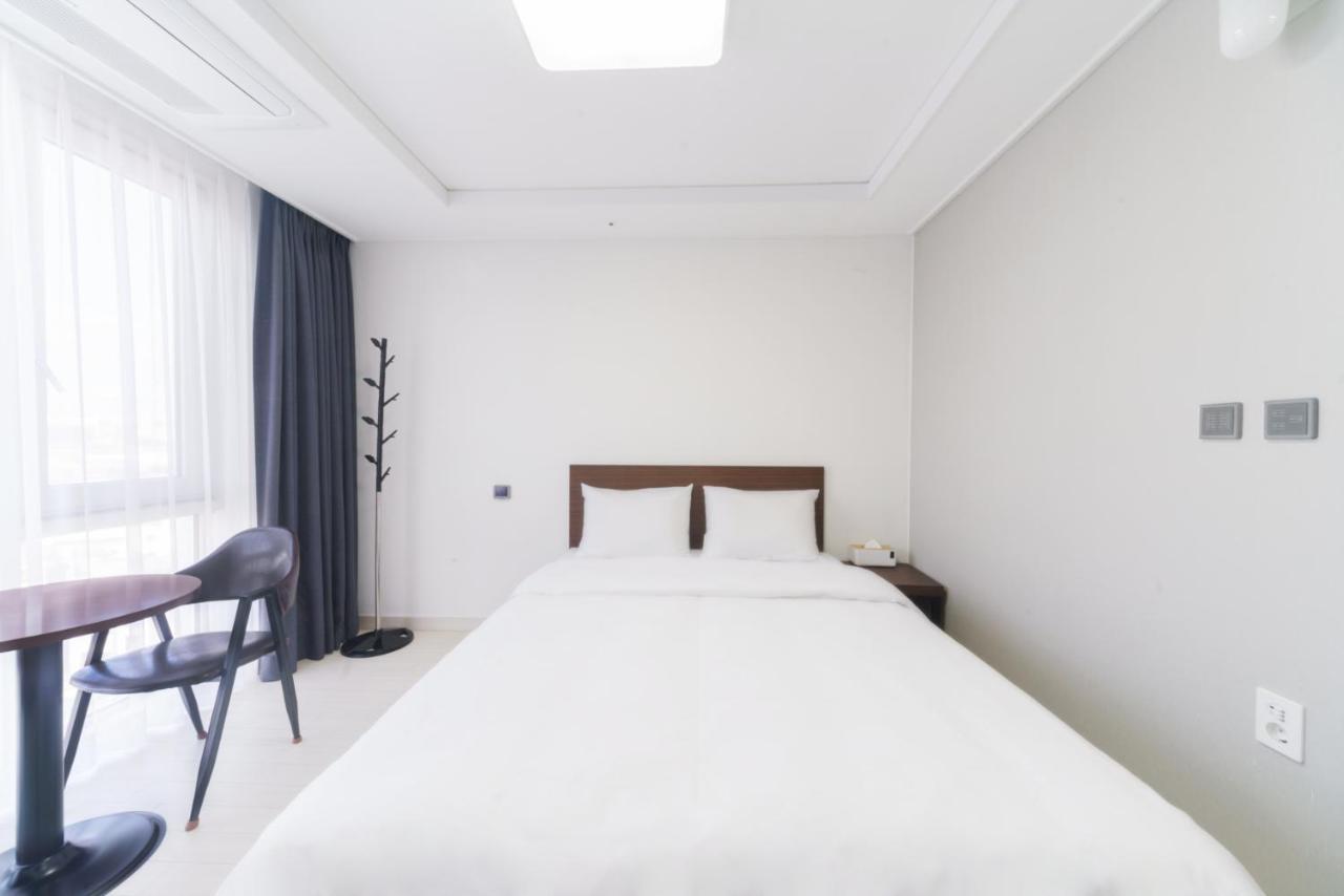The Venezia Suite Hotel Chuncheon Exterior foto