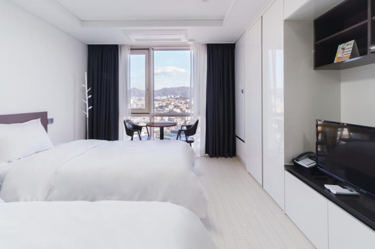 The Venezia Suite Hotel Chuncheon Exterior foto
