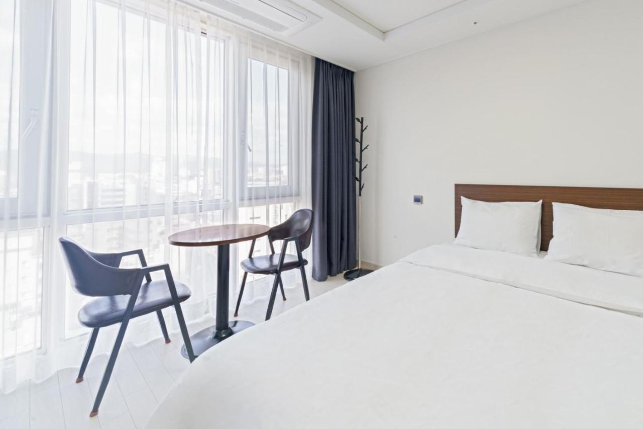 The Venezia Suite Hotel Chuncheon Exterior foto